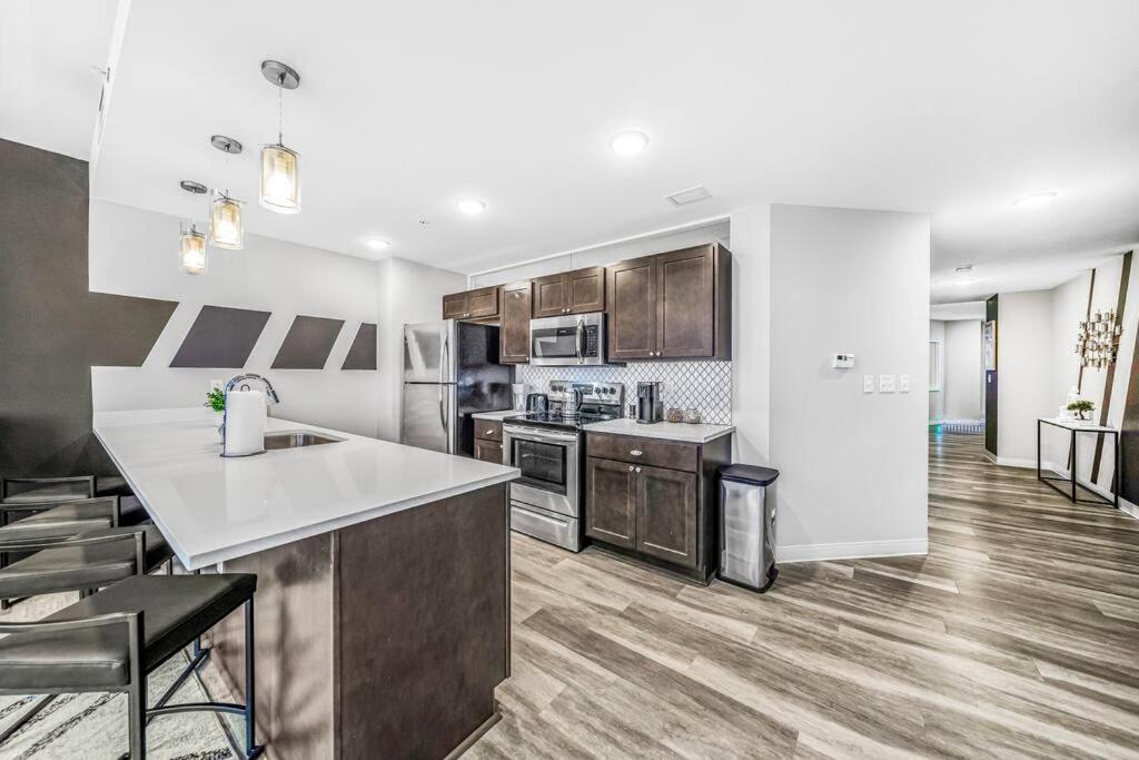 Апартаменты 2Br Unit With Game Machine With Pool And Gym Access-602 Кливленд Экстерьер фото