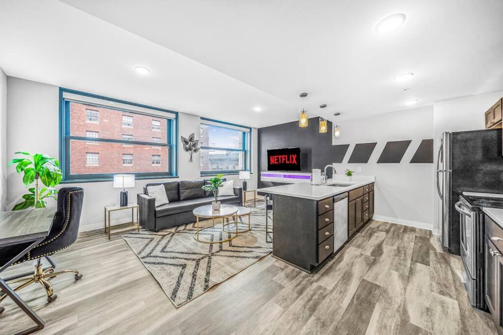 Апартаменты 2Br Unit With Game Machine With Pool And Gym Access-602 Кливленд Экстерьер фото